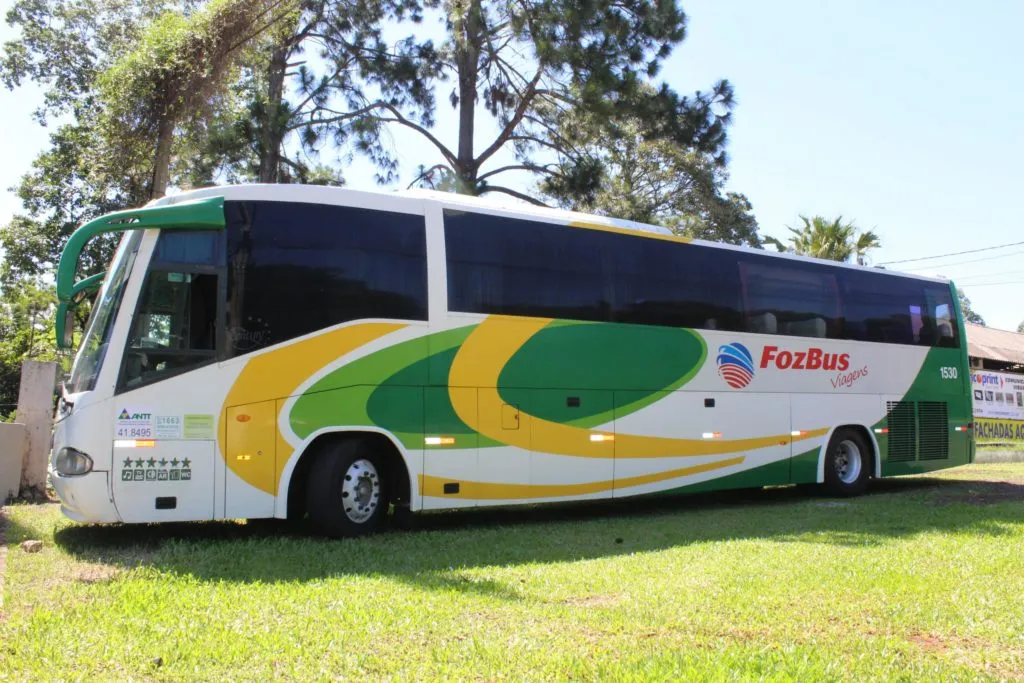 Aluguel de ônibus em Foz do Iguaçu - ônibus de turismo da frota FozBus Viagens