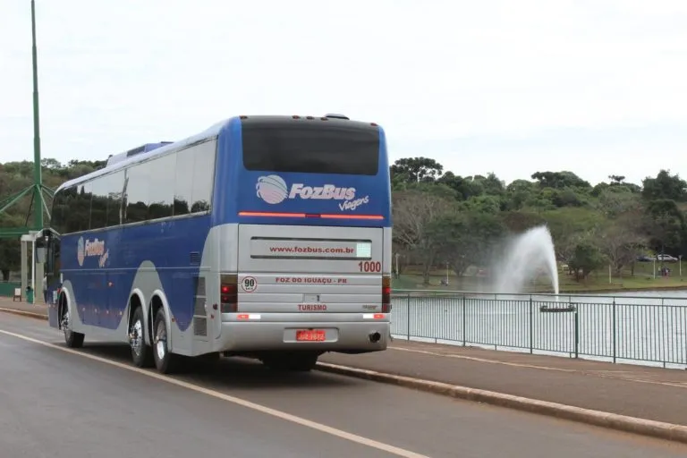Aluguel de ônibus em Foz do Iguaçu para viagens e turismo pelo Paraná